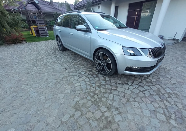 Skoda Octavia cena 48000 przebieg: 200000, rok produkcji 2018 z Woźniki małe 781